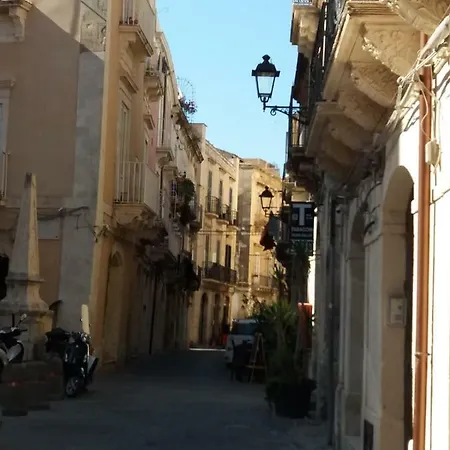 Ortigia Spartan House 1